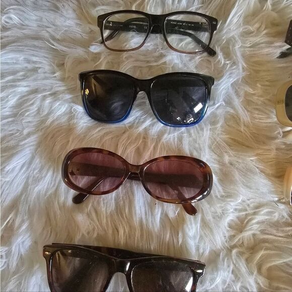 BUNDLE OF GLASSES - Picture 5 of 6